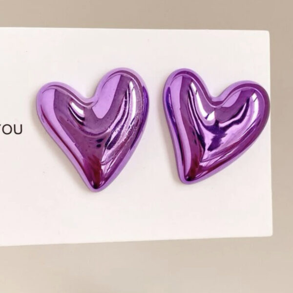 Μωβ μεταλλικές καρδιες