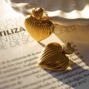 ΣΚΟΥΛΑΡΙΚΙΑ ΧΡΥΣΑ- CARINA