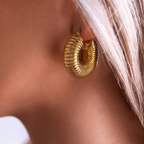 ΧΡΥΣΑ ΣΚΟΥΛΑΡΙΚΙΑ - SASA