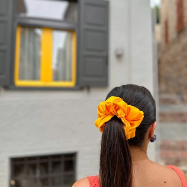 Scrunchie jumbo σατέν κίτρινο