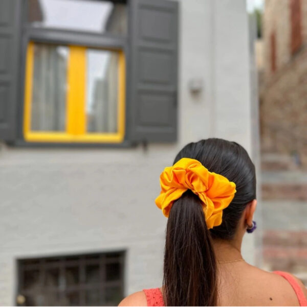 Scrunchie jumbo σατέν κίτρινο