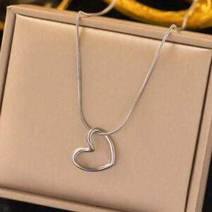 Silver   stainless necklace heart